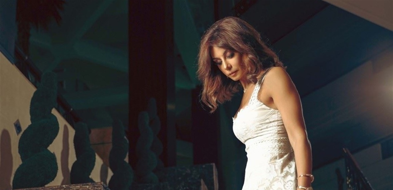 تعرّضت لموقف محرج.. كاريس بشار تتعثر على المسرح شاهدوا الفيديو